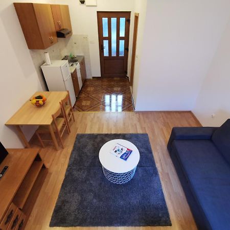 Uncle Apartment Макарска Екстериор снимка