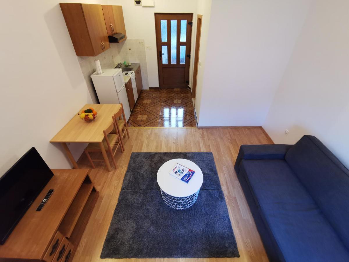 Uncle Apartment Макарска Екстериор снимка