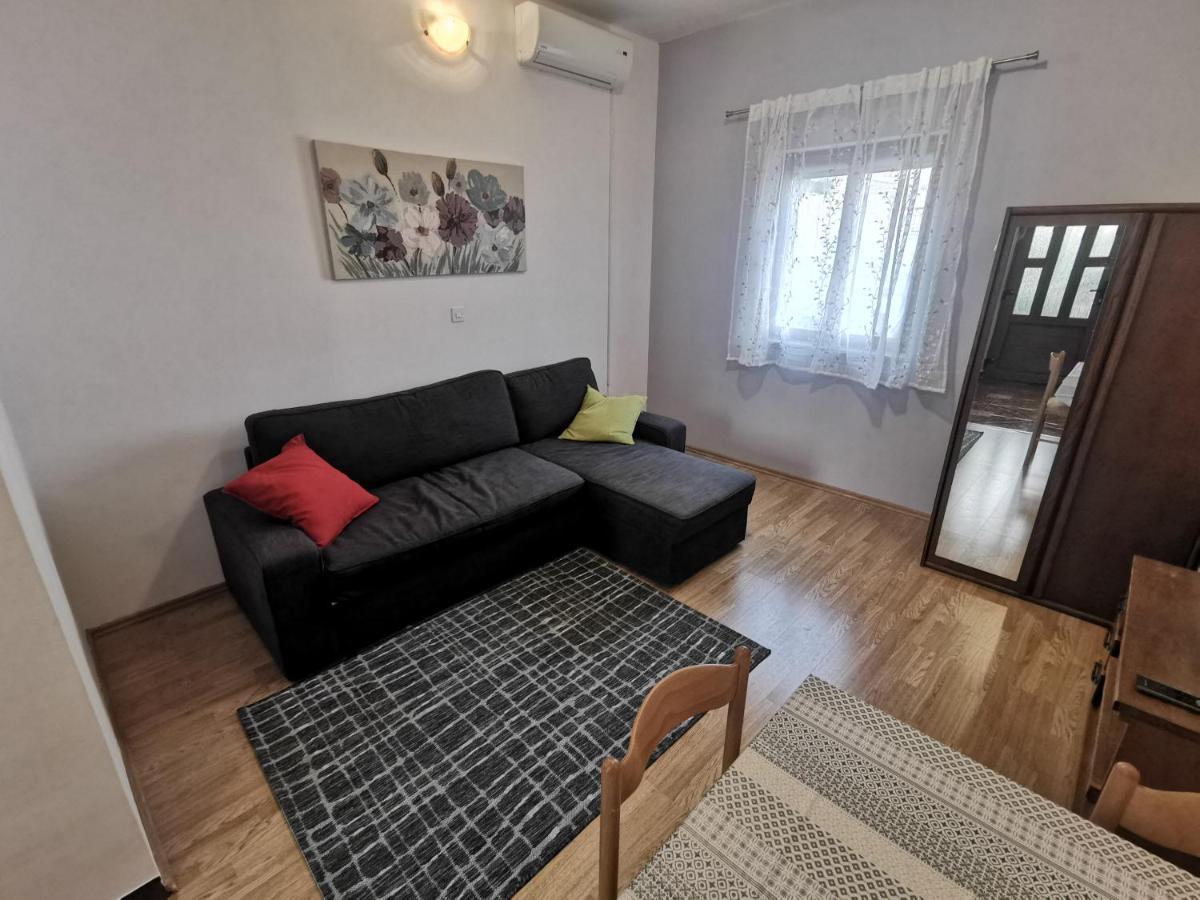 Uncle Apartment Макарска Екстериор снимка