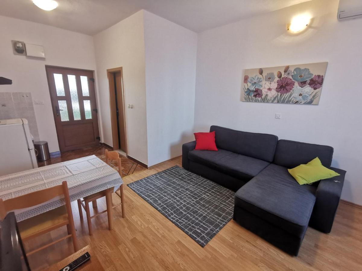 Uncle Apartment Макарска Екстериор снимка