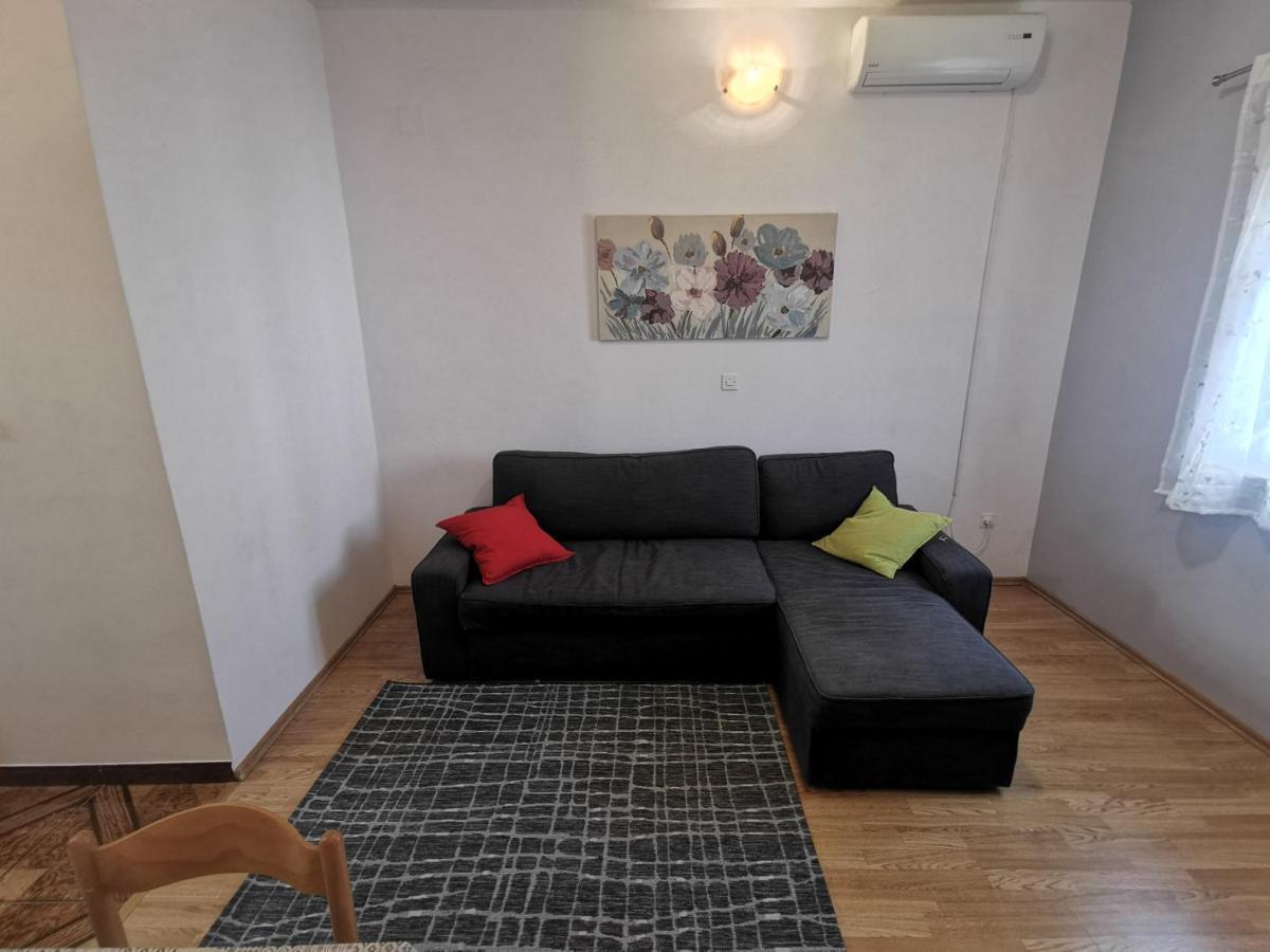 Uncle Apartment Макарска Екстериор снимка