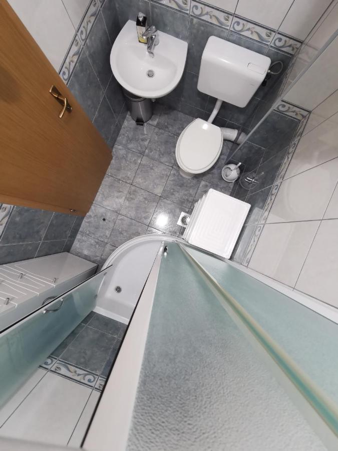 Uncle Apartment Макарска Екстериор снимка