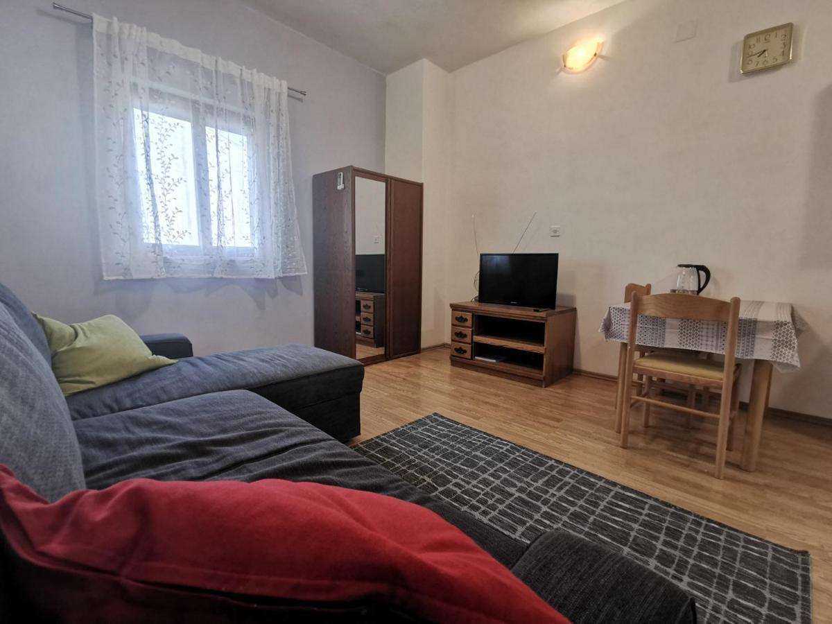 Uncle Apartment Макарска Екстериор снимка